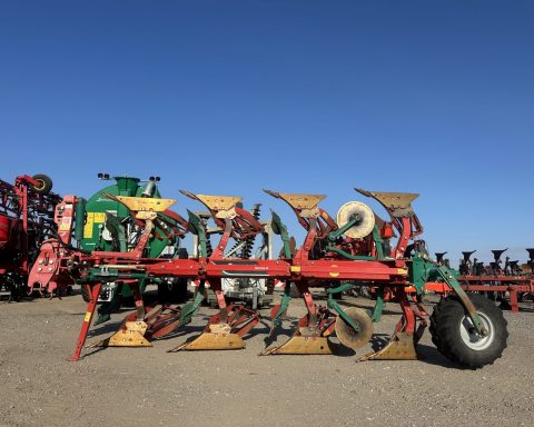 Kverneland RW-100 8+4