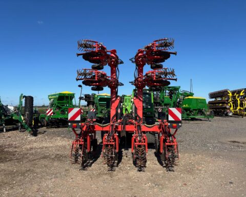 Kuhn Striger 600R Strip-Till