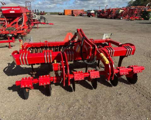He-va Stealth 300 6 leg subsoiler