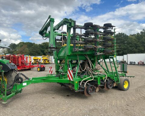 John Deere 750A 6m ProSeries Opener