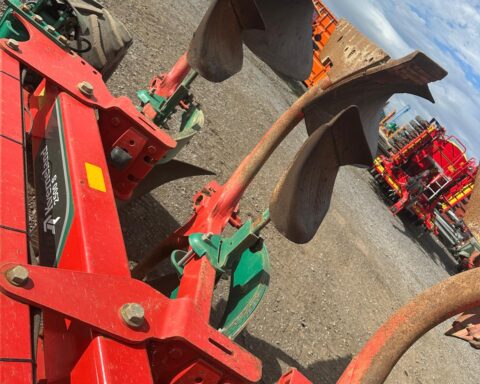 Kverneland 2500S  I-Plough 6f