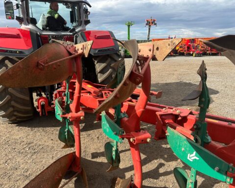 Kverneland 2500S  I-Plough 6f