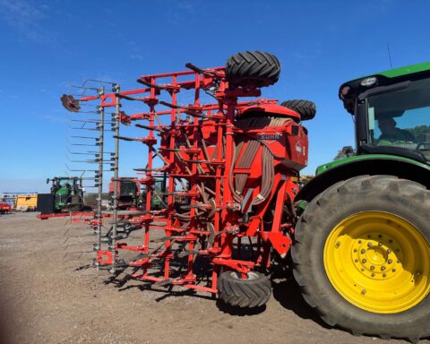 Kuhn Megant 602R