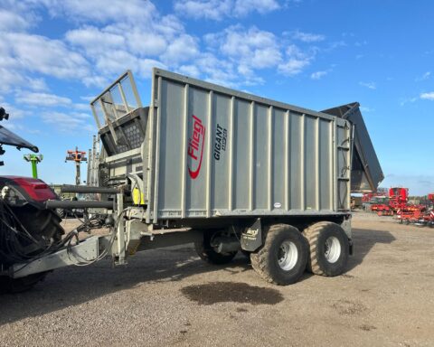 Fliegl  Gigant ASW261