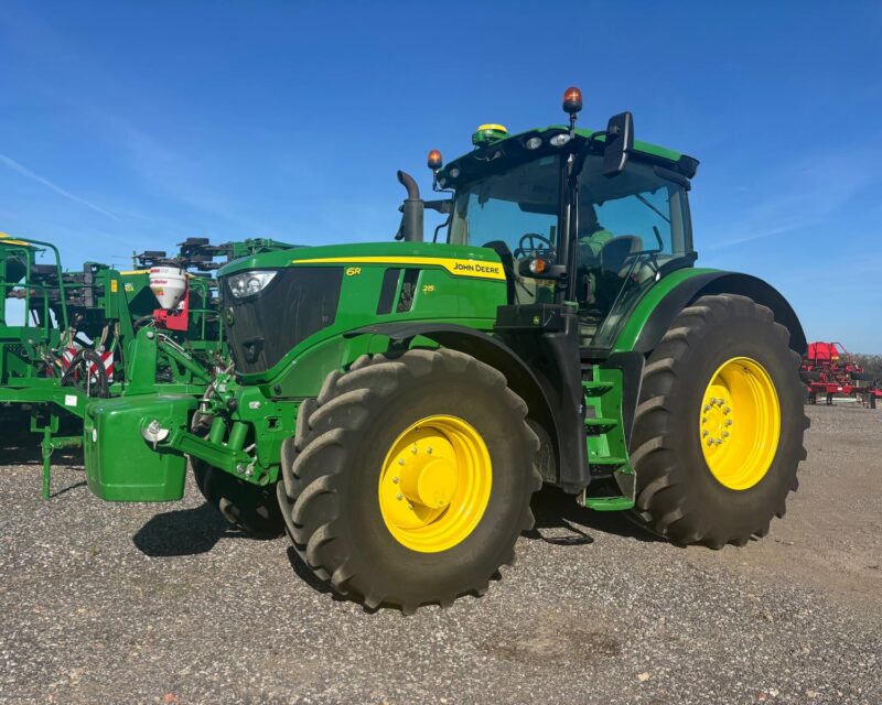 John Deere 6R 215