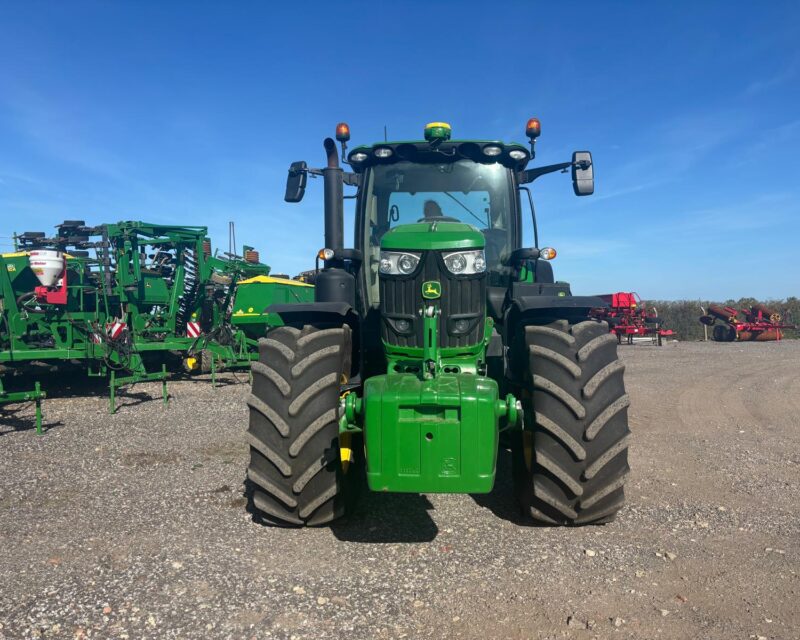 John Deere 6R 215