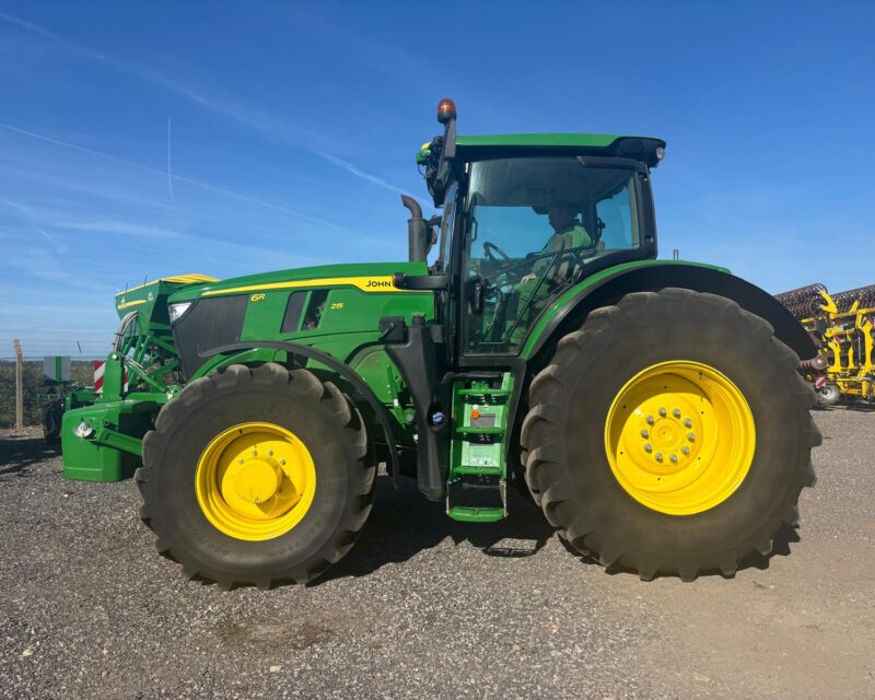 John Deere 6R 215