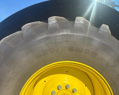 John Deere 6R 215