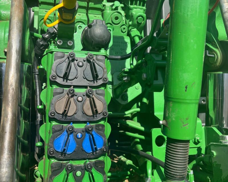 John Deere 6R 215