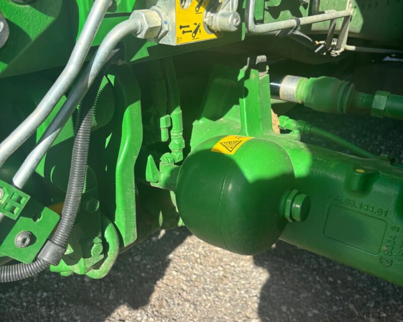 John Deere 6R 215