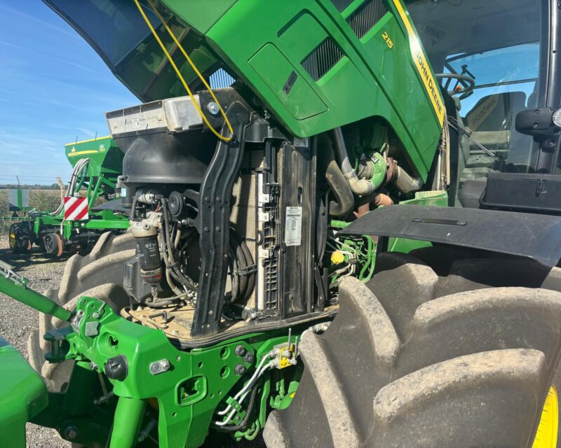 John Deere 6R 215