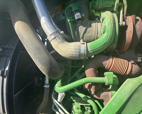 John Deere 6R 215