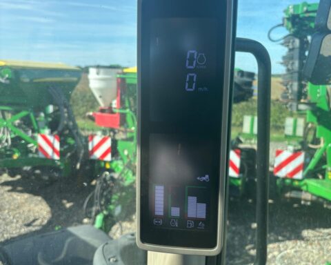 John Deere 6R 215