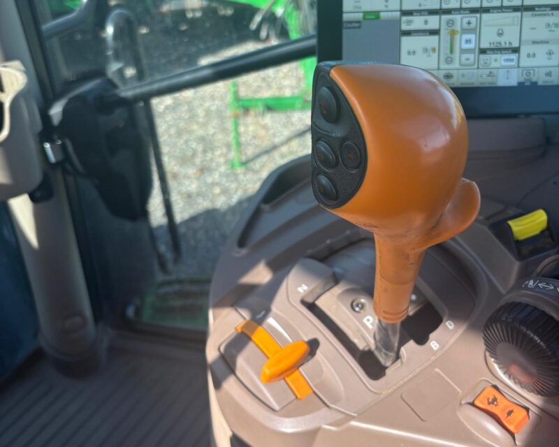 John Deere 6R 215