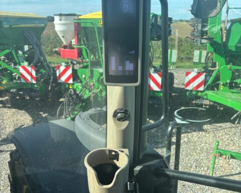 John Deere 6R 215