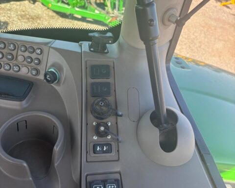John Deere 6R 215