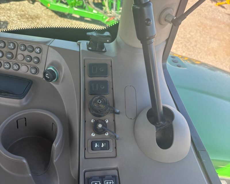 John Deere 6R 215