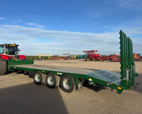 Bailey 20t tri-axle beavertail low-loader