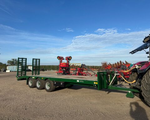 Bailey 20t tri-axle beavertail low-loader