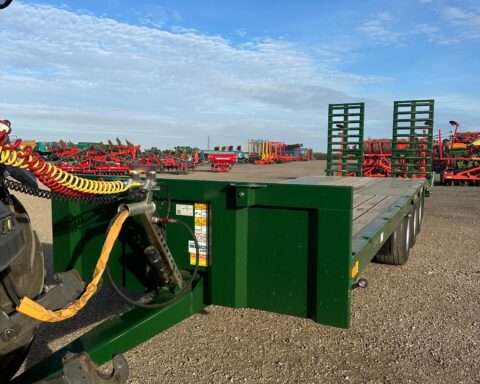 Bailey 20t tri-axle beavertail low-loader
