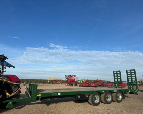 Bailey 20t tri-axle beavertail low-loader