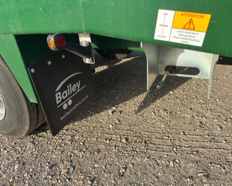 Bailey 20t tri-axle beavertail low-loader