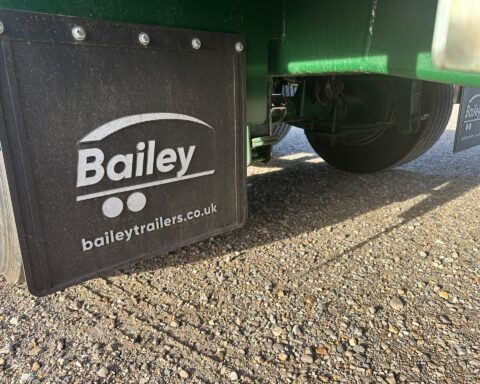Bailey 20t tri-axle beavertail low-loader
