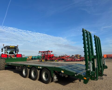 Bailey 20t tri-axle beavertail low-loader
