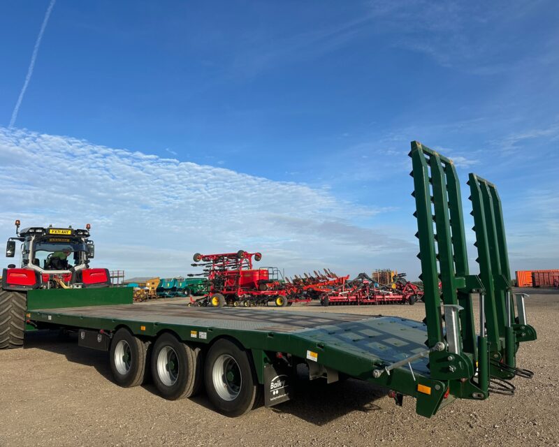 Bailey 20t tri-axle beavertail low-loader