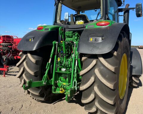 John Deere 6R 215