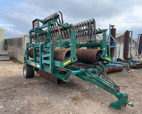 Cousins 12.4m Contour HD HZ rolls