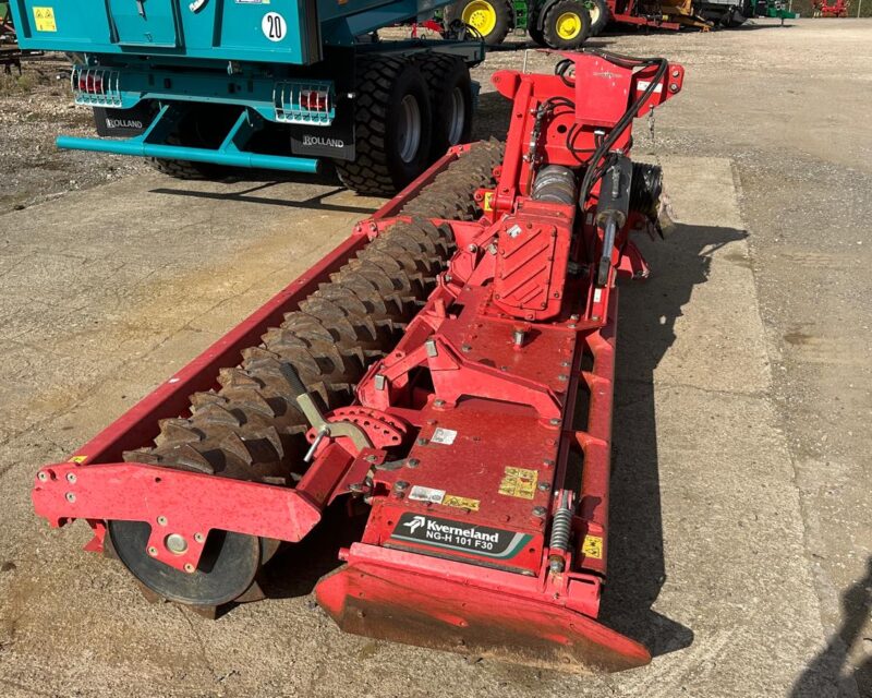 Kverneland NG-H 101 F30 6m power harrow