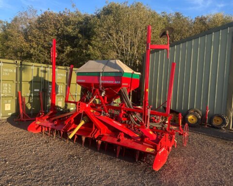 Kuhn HR4004 c/w 4m Accord