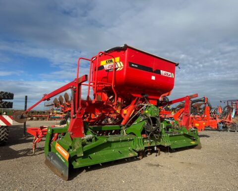 Amazone KE 4001 Super c/w KRM Sola tine drill