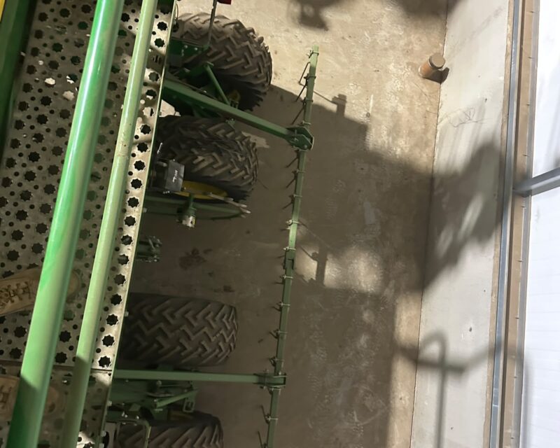 John Deere 750A