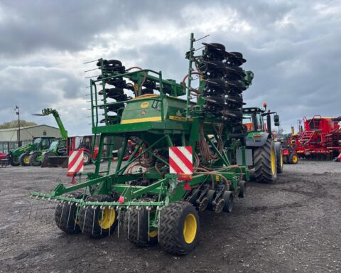 John Deere 750A
