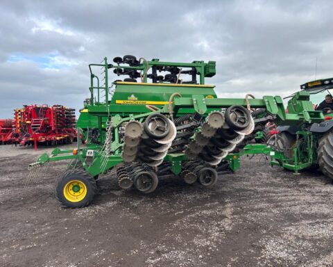John Deere 750A