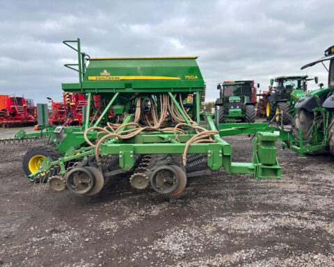 John Deere 750A