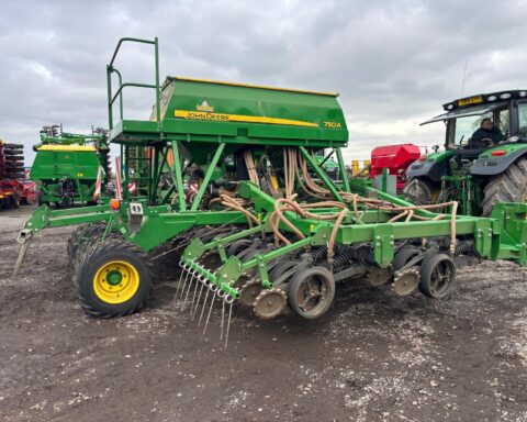 John Deere 750A