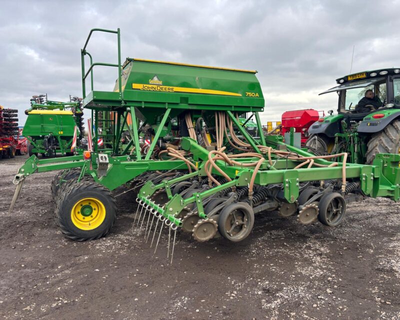 John Deere 750A