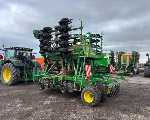 John Deere 750A