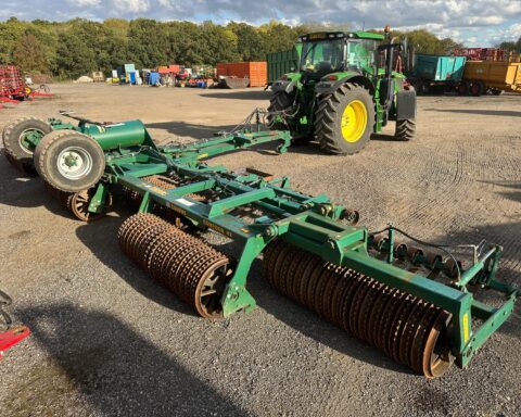 Cousins 12.4m Contour HD HZ rolls