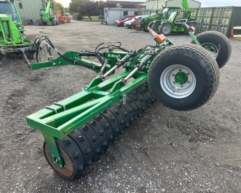 Simba Great Plains 4.6m Aqueel roller c/w Stocks Turbo Jet applicator