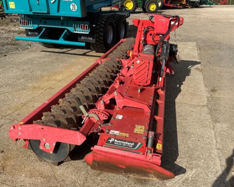 Kverneland NG-H 101 F30 6m power harrow