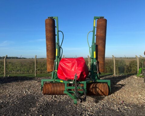 Cousins 9.14m Contour rolls