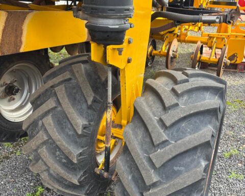 Claydon Trailed Hybrid 6m Grain & Fert