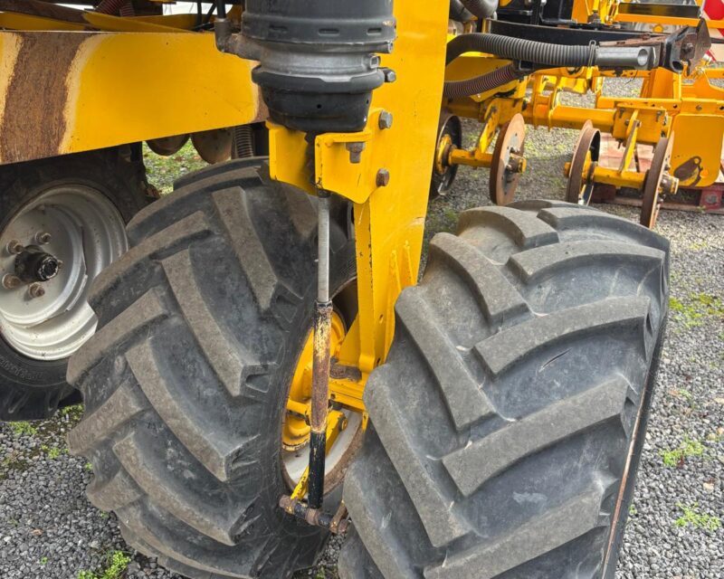Claydon Trailed Hybrid 6m Grain & Fert