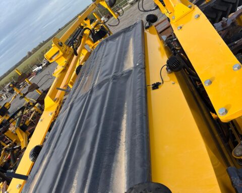Claydon Trailed Hybrid 6m Grain & Fert