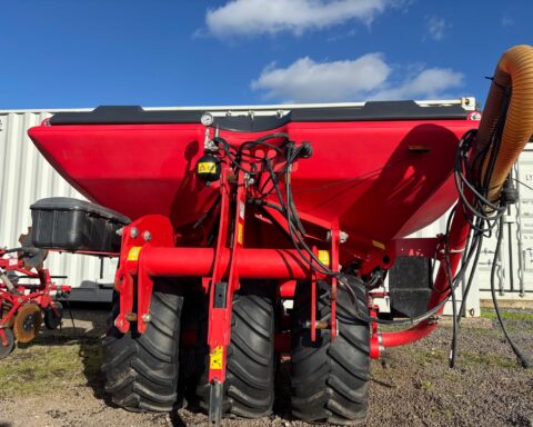 Kverneland NG-H 101 F30 / F-drill CB 4m combination