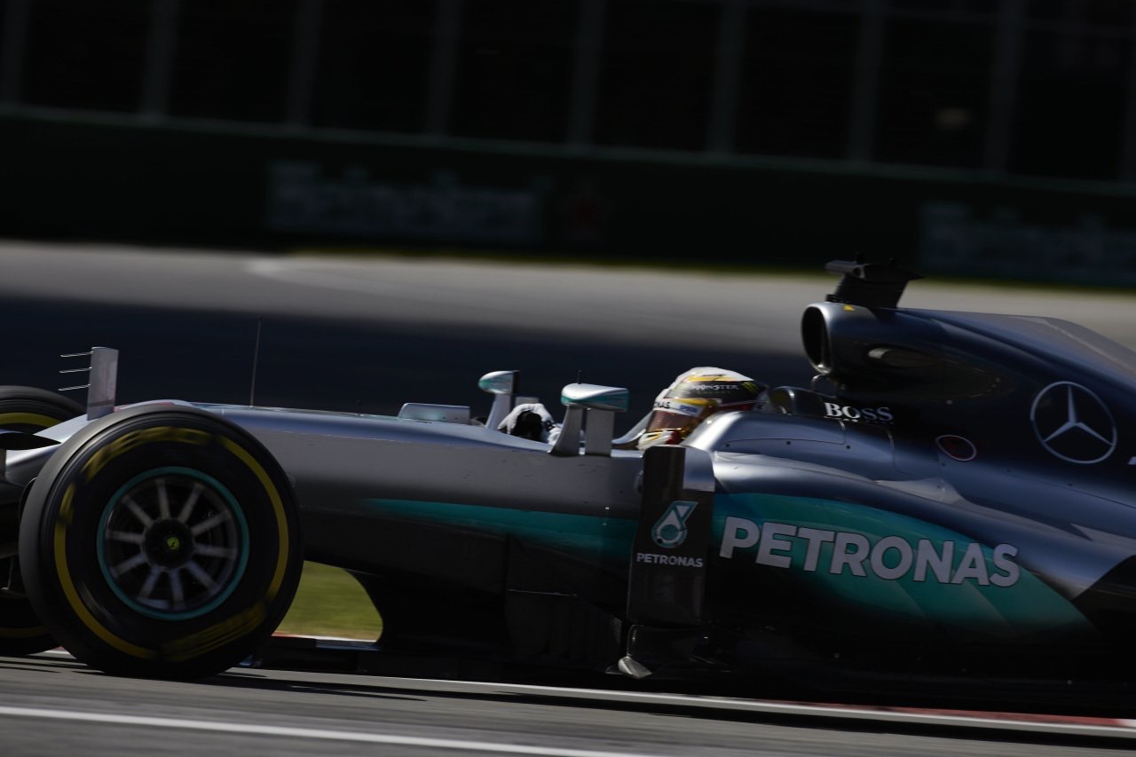 Lewis Hamilton quickest in FP1 in Montreal as Felipe Massa crashes